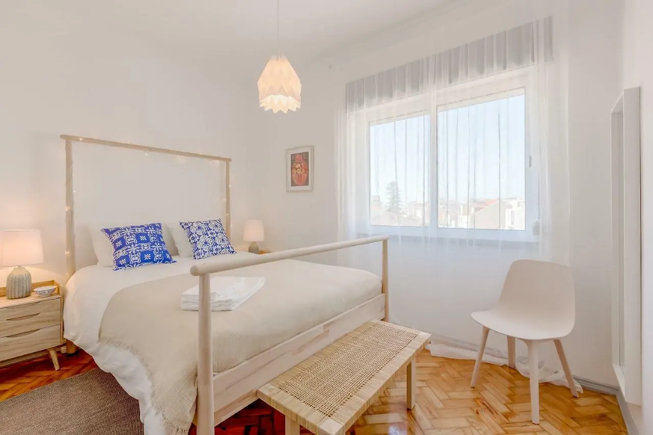 Renovated Sunny Apartment With Amazing Sunset Balcony , By Timecooler Lisboa