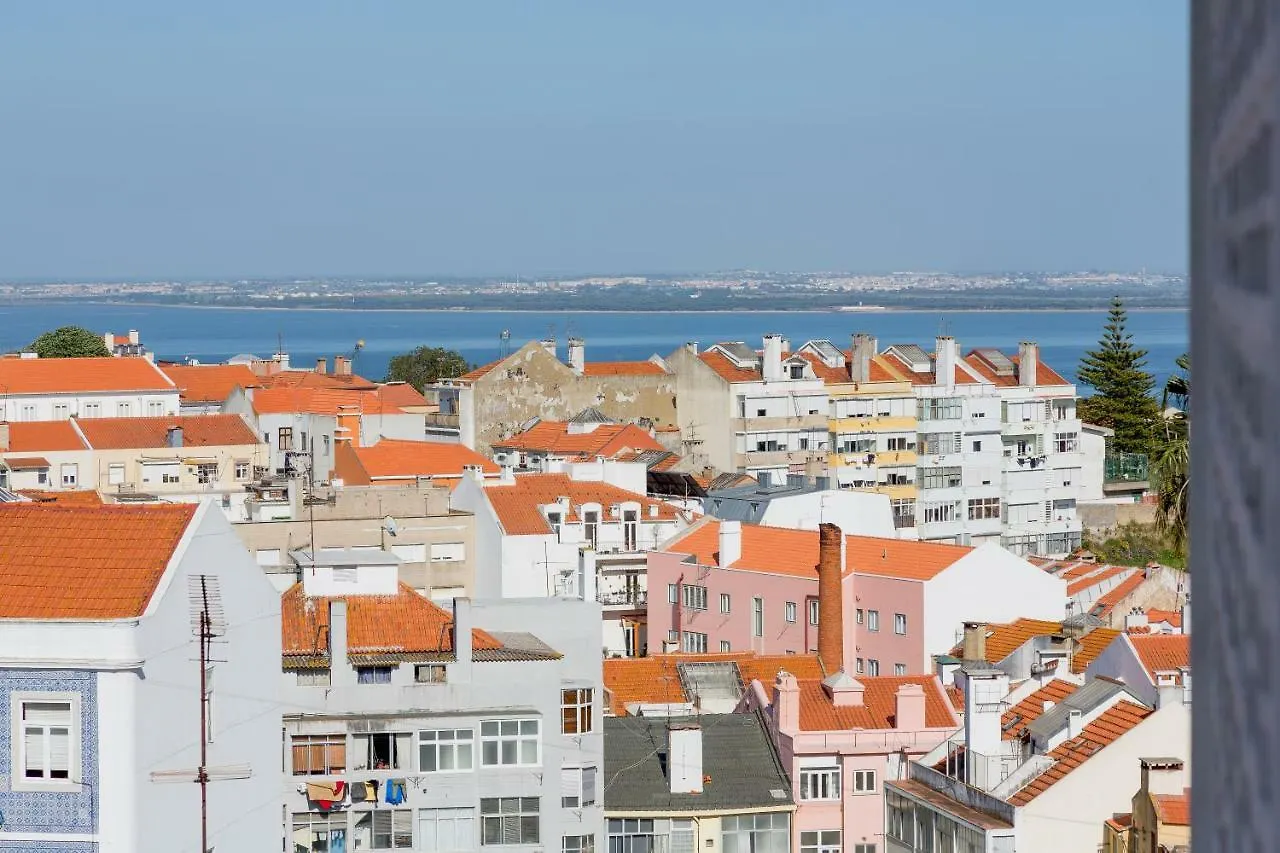 Renovated Sunny Apartment With Amazing Sunset Balcony , By Timecooler Lisboa Portugal