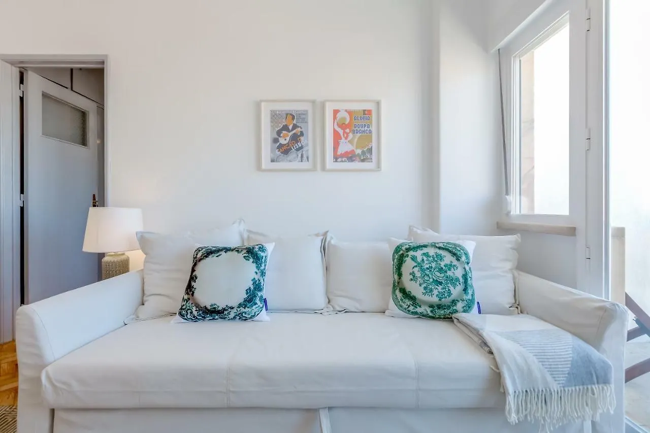 Renovated Sunny Apartment With Amazing Sunset Balcony , By Timecooler Lisbon