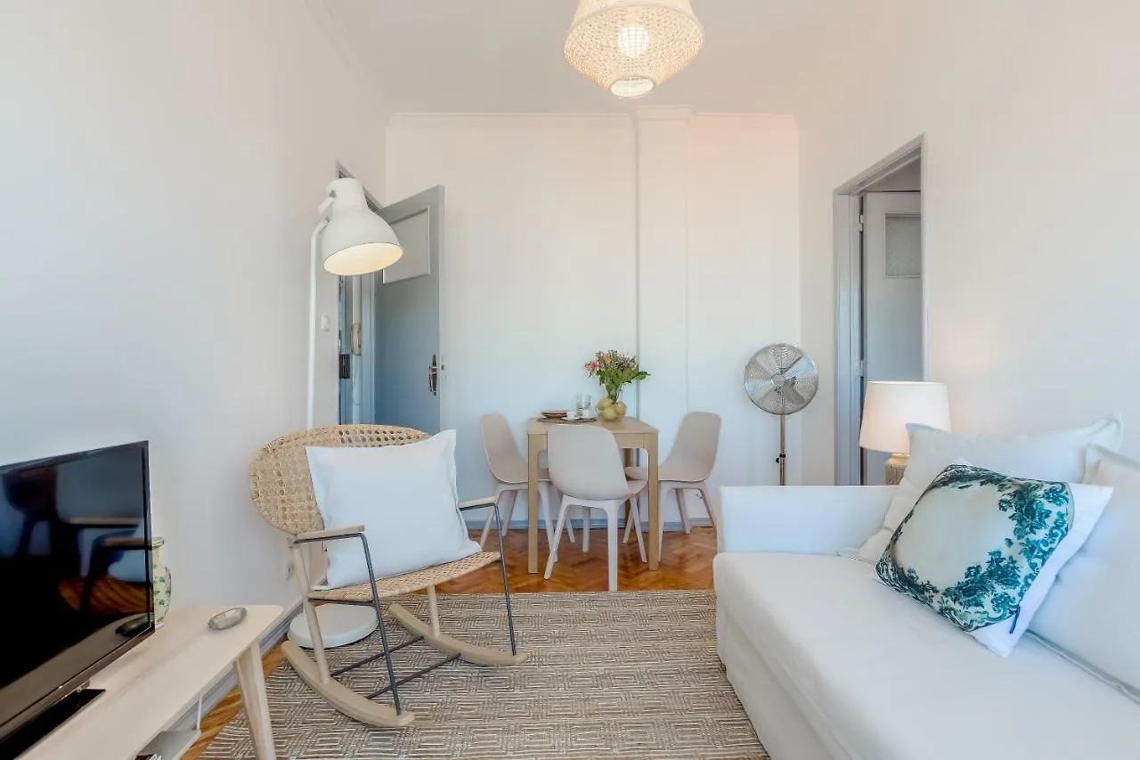 Renovated Sunny Apartment With Amazing Sunset Balcony , By Timecooler Lisbon